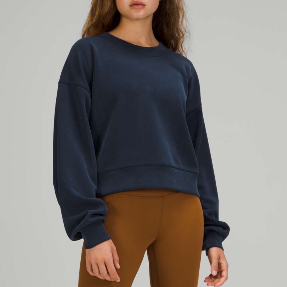 Lululemon Perfectly Oversized Cropped Crew Softstreme in True Navy Size 6